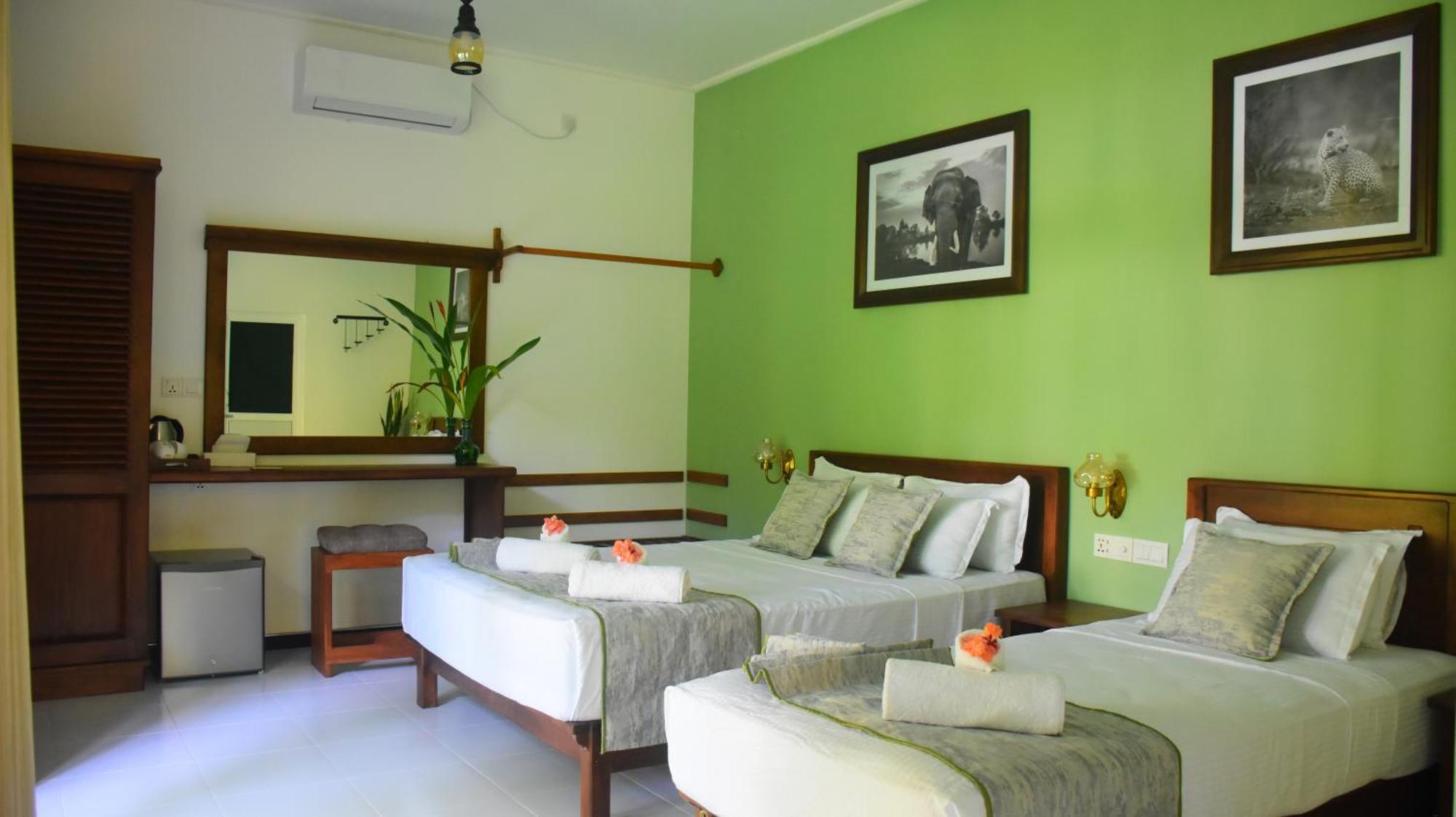 Leel'S Safari Cottage Udawalawe Bagian luar foto