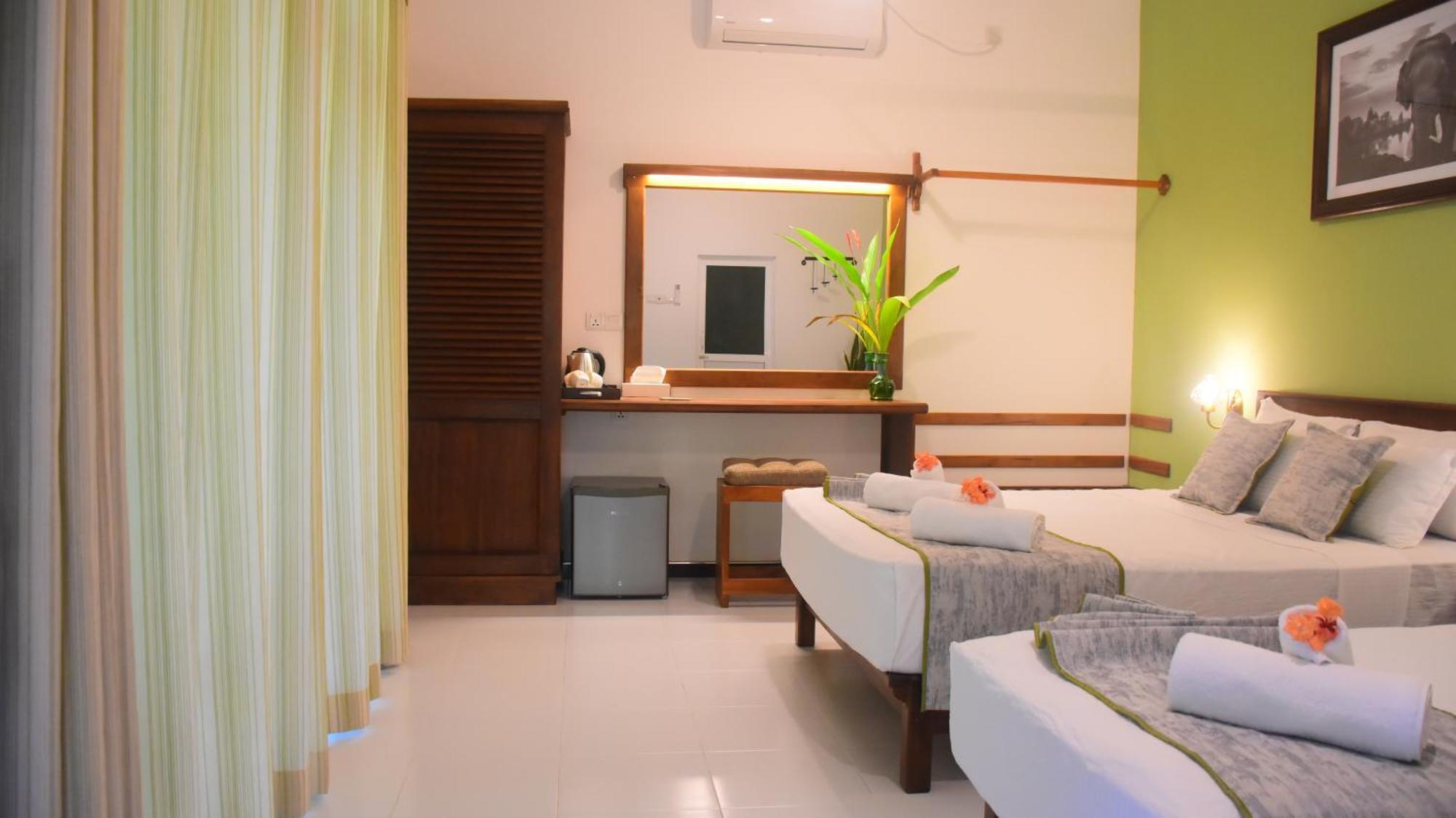 Leel'S Safari Cottage Udawalawe Bagian luar foto